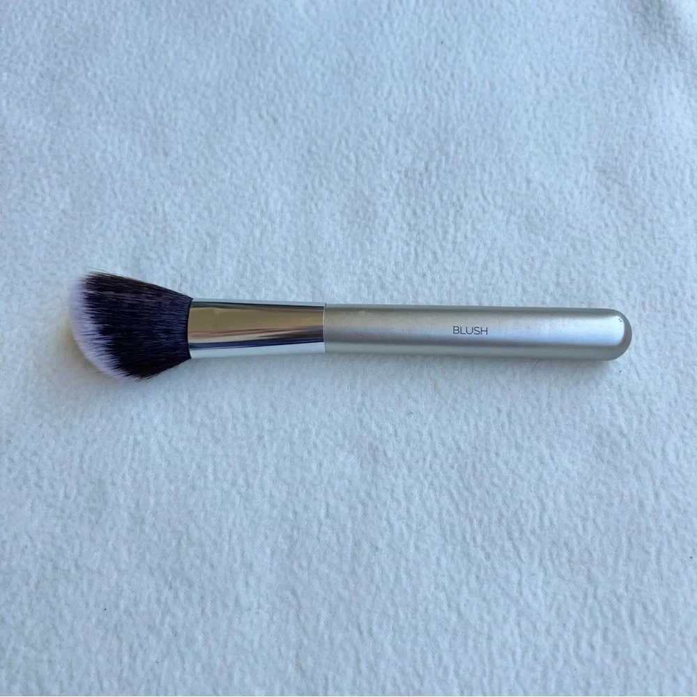 BellaPro makeup brush